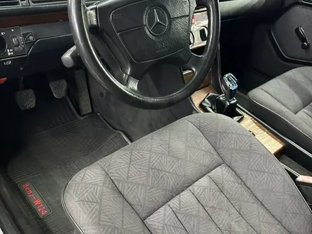 Mercedes-Benz E 220 1994 года за 4 900 000 тг. в Астана – фото 13