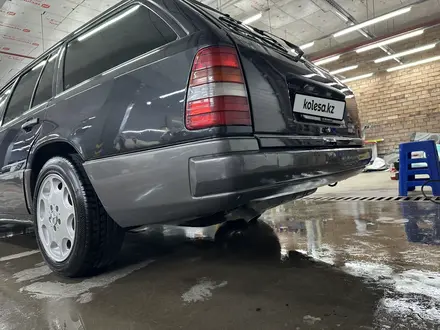 Mercedes-Benz E 220 1994 года за 4 900 000 тг. в Астана – фото 4