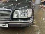 Mercedes-Benz E 220 1994 годаүшін3 200 000 тг. в Астана – фото 2