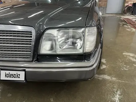 Mercedes-Benz E 220 1994 года за 4 900 000 тг. в Астана