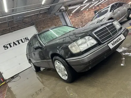 Mercedes-Benz E 220 1994 года за 4 900 000 тг. в Астана – фото 32