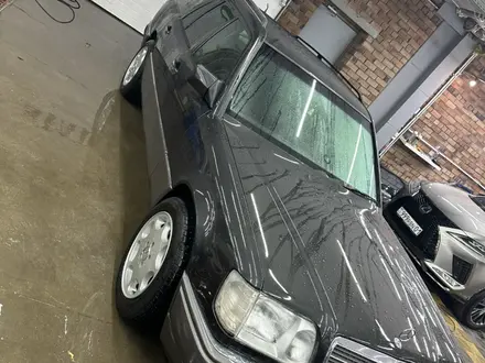 Mercedes-Benz E 220 1994 года за 4 900 000 тг. в Астана – фото 34