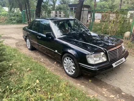 Mercedes-Benz E 280 1994 года за 2 800 000 тг. в Алматы – фото 2