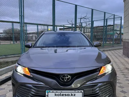 Toyota Camry 2021 года за 11 800 000 тг. в Актау