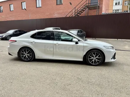 Toyota Camry 2024 года за 18 200 000 тг. в Уральск – фото 3