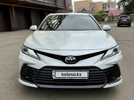 Toyota Camry 2024 года за 18 200 000 тг. в Уральск – фото 2