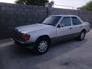 Mercedes-Benz E 230