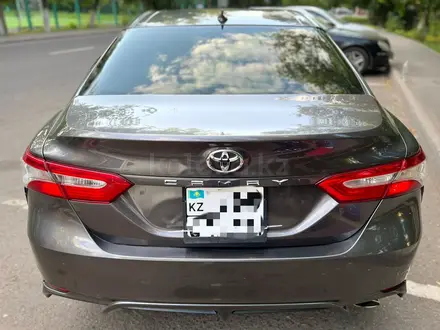 Toyota Camry 2019 года за 12 100 000 тг. в Астана – фото 3