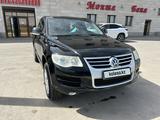 Volkswagen Touareg 2007 года за 7 600 000 тг. в Костанай – фото 3