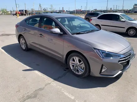 Hyundai Elantra 2019 года за 9 200 000 тг. в Костанай – фото 2