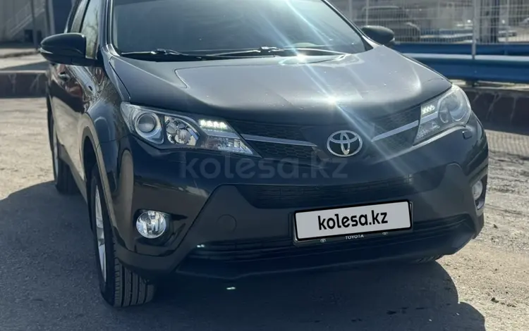 Toyota RAV4 2014 года за 10 200 000 тг. в Караганда