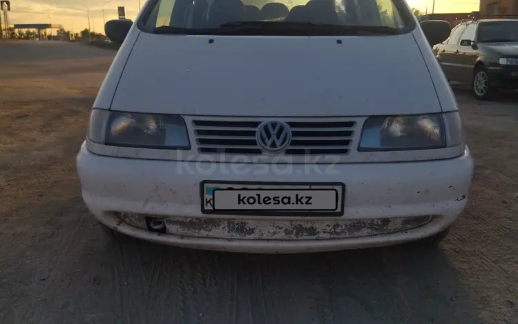 Volkswagen Sharan 1996 годаүшін2 800 000 тг. в Костанай