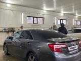 Toyota Camry 2013 года за 5 800 000 тг. в Атырау – фото 2