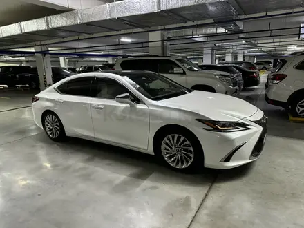 Lexus ES 250 2018 года за 22 500 000 тг. в Алматы – фото 5