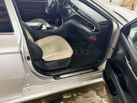 Toyota Camry 2020 года за 14 200 000 тг. в Кызылорда – фото 12