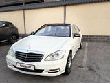 Mercedes-Benz S 500 2009 года за 8 900 000 тг. в Шымкент