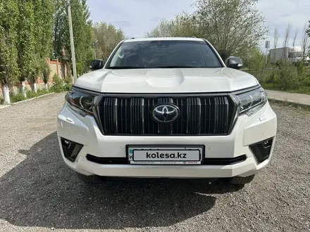 Toyota Land Cruiser Prado 2021 года за 33 900 000 тг. в Актобе – фото 2