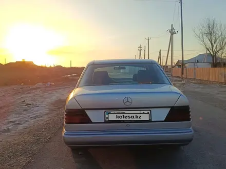 Mercedes-Benz E 200 1991 года за 1 700 000 тг. в Кызылорда – фото 3