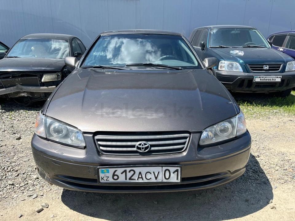 Toyota Camry 2000 г.