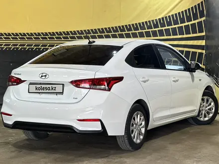 Hyundai Accent 2019 года за 7 950 000 тг. в Актобе – фото 4