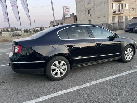 Volkswagen Passat 2005 года за 2 900 000 тг. в Тараз – фото 2