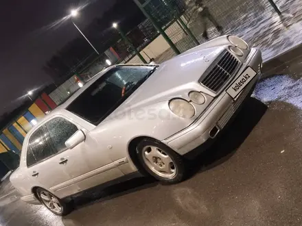 Mercedes-Benz E 240 1998 года за 2 500 000 тг. в Усть-Каменогорск – фото 5