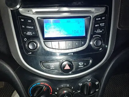 Hyundai Solaris 2013 года за 4 500 000 тг. в Астана – фото 15