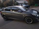 Hyundai Solaris 2013 года за 4 500 000 тг. в Астана – фото 2