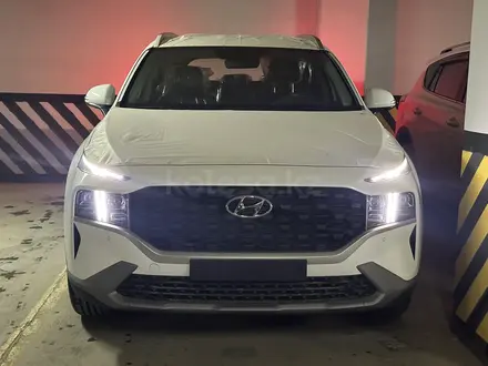 Hyundai Santa Fe 2023 года за 20 300 000 тг. в Уральск – фото 3