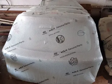 Киа Соренто крышка багажник за 5 500 тг. в Астана
