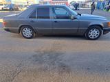 Mercedes-Benz E 200 1991 года за 1 800 000 тг. в Астана – фото 4