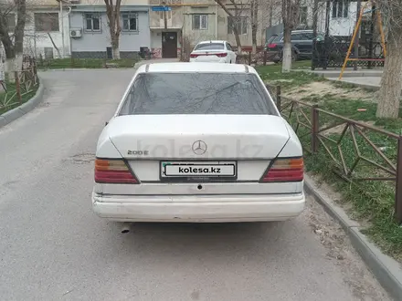 Mercedes-Benz E 200 1991 года за 750 000 тг. в Шымкент – фото 4