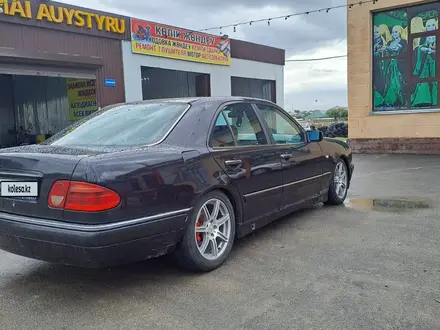 Mercedes-Benz E 280 1996 года за 2 600 000 тг. в Шымкент