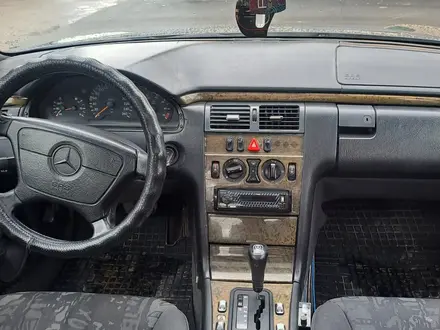 Mercedes-Benz E 280 1996 года за 2 600 000 тг. в Шымкент – фото 4