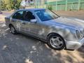 Mercedes-Benz E 200 1997 годаүшін2 000 000 тг. в Тараз – фото 3