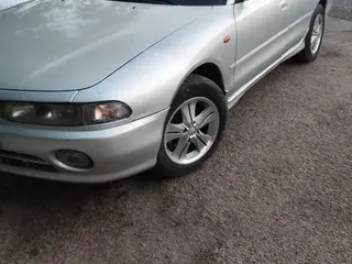 Mitsubishi Galant