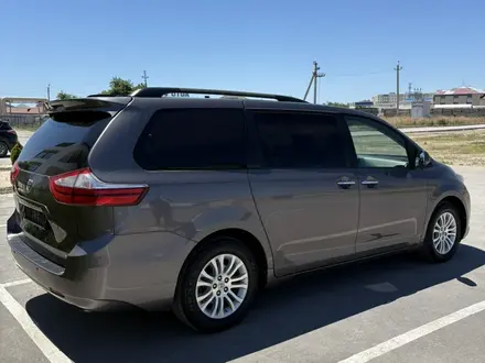 Toyota Sienna 2017 года за 14 500 000 тг. в Актау – фото 3
