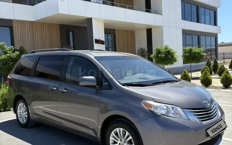 Toyota Sienna 2017 года за 14 500 000 тг. в Актау
