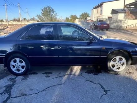 Toyota Camry 1998 года за 2 400 000 тг. в Жаркент – фото 14