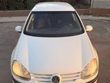 Volkswagen Golf 2004 годаүшін2 700 000 тг. в Тараз