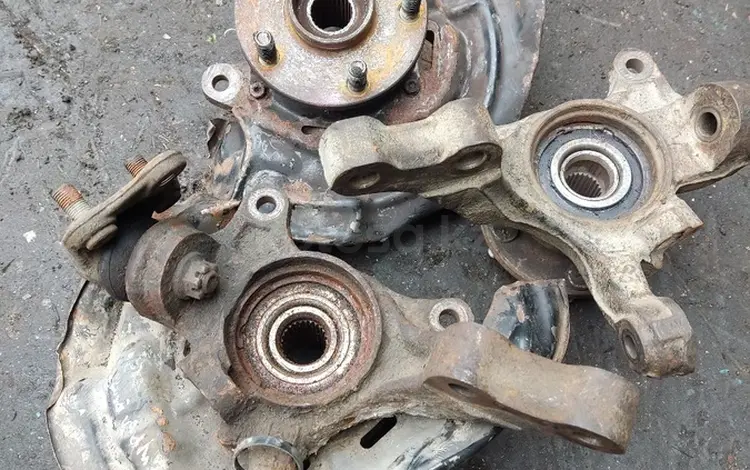 Цапфа ступица передние toyota avensis за 10 000 тг. в Алматы