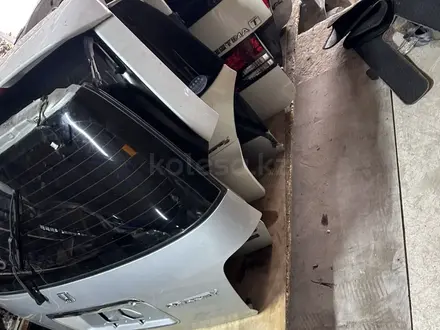Крышка багажника багаж багажник за 35 000 тг. в Алматы