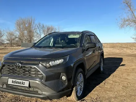 Toyota RAV4 2021 года за 14 200 000 тг. в Уральск – фото 4