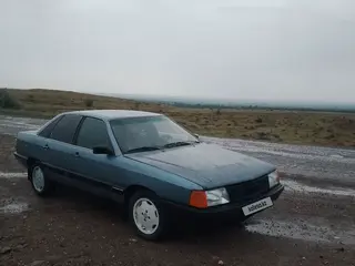 Audi 100