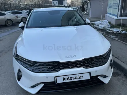 Kia K5 2021 года за 13 200 000 тг. в Алматы – фото 2