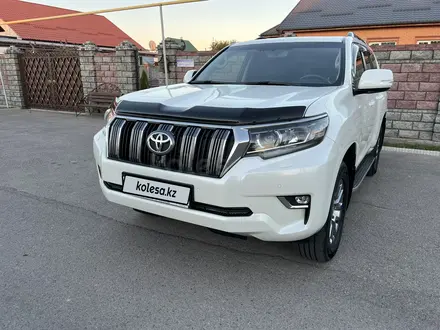 Toyota Land Cruiser Prado 2017 года за 27 800 000 тг. в Алматы