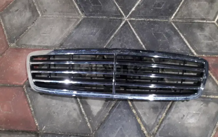 Решетка радиатора Mercedes w211 дорестайлинг за 25 000 тг. в Алматы