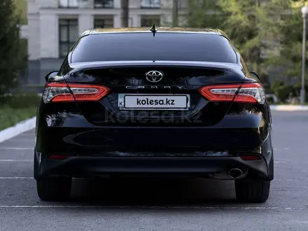 Toyota Camry 2021 года за 18 000 000 тг. в Караганда – фото 14