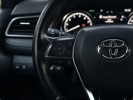 Toyota Camry 2021 года за 18 000 000 тг. в Караганда – фото 20