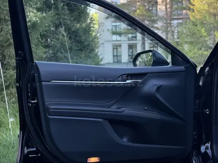 Toyota Camry 2021 года за 18 000 000 тг. в Караганда – фото 26